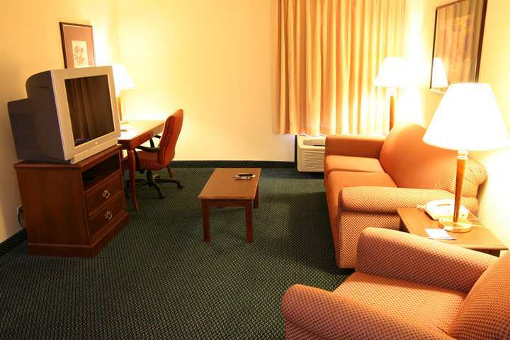 Hampton Inn & Suites Jackson Coliseum Room photo
